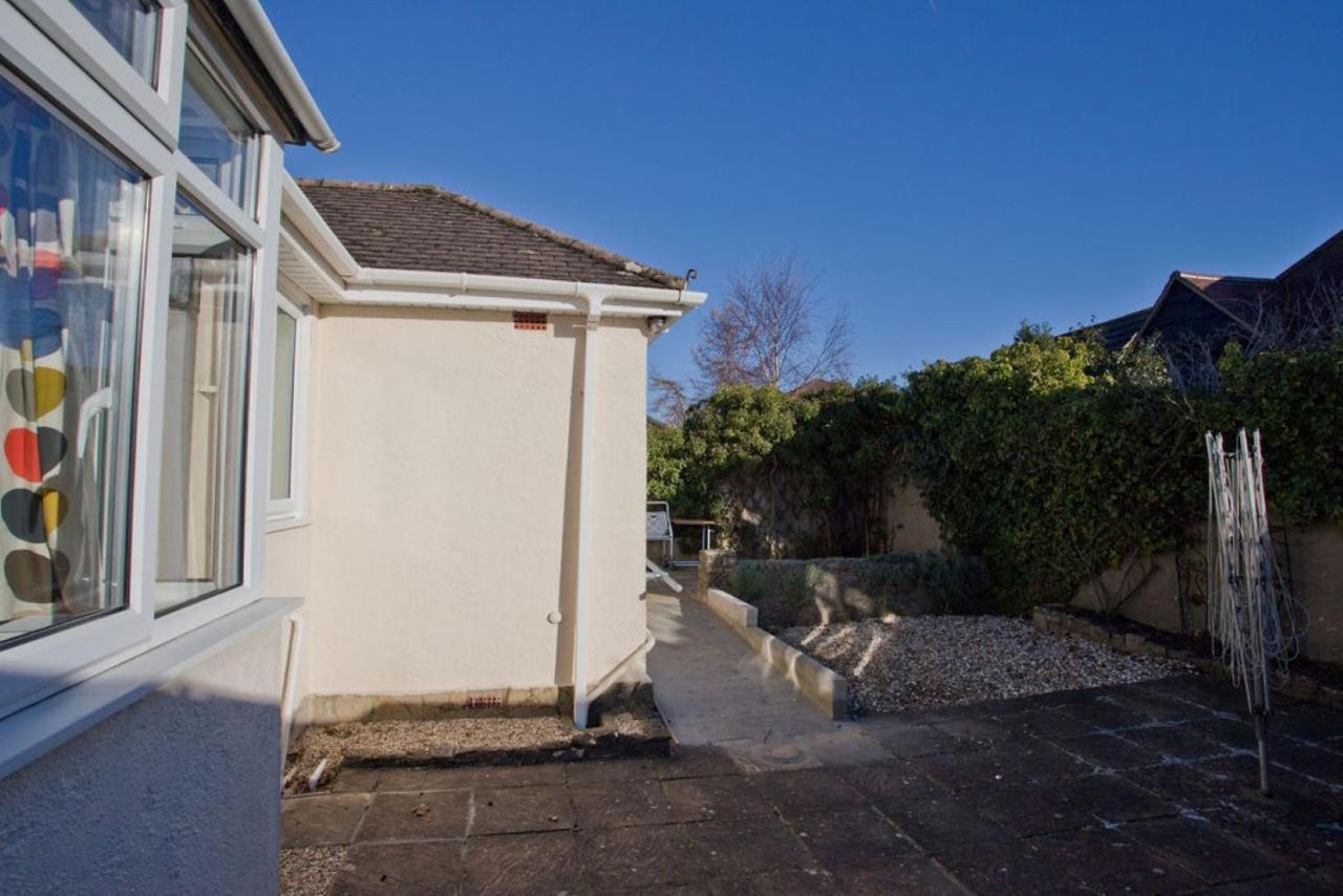 Hilda'S Retreat Accessible Wheel Chair Friendly With Hoist Poole Bagian luar foto